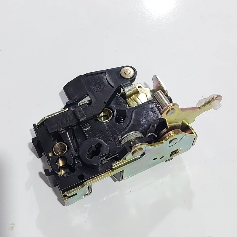 قفل درب عقب راست قدیم 405 کبسون و ورسی C7