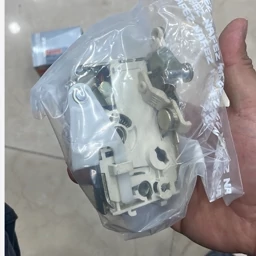قفل درب عقب راست پژو 405 طرح جدید برند nafez