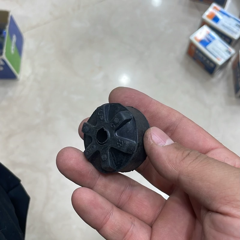 لاستیک پایین کمک عقب پراید برند داوند