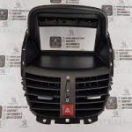 قاب وسط دريچه بخاري ونمايشگر-P7L- مشكي پژو207 شرکتی اصل ایساکو - نمایندگی ایرانخودرو نقشینه